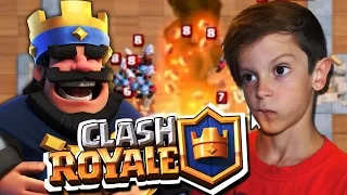 THIAGO JUEGA CLASH ROYALE