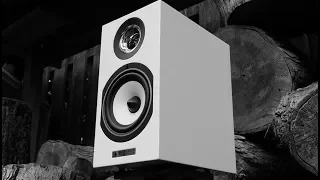 Review! The Triangle 'Titus EZ' bookshelf loudspeaker!