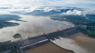 THREE GORGES DAM COLLAPSE - FLOOD GATES FULLY OPENED - TO DESTROY WHO LAB EVIDENCE