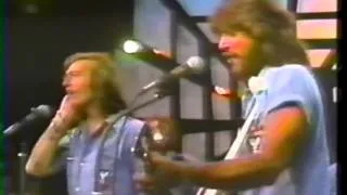 BEE GEES - Edge Of The Universe  LIVE @ Soundstage Chicago 1975  3/19