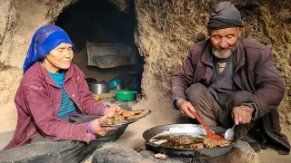 Old Lovers Rural Style Chapli Kabab Recipe in Cave | Love Story in Afghanistan Village's