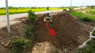 Nice Activity Bulldozer Komatsu D31P Pushing Dirt With Dumping Truck 5ton In Road Widening Building