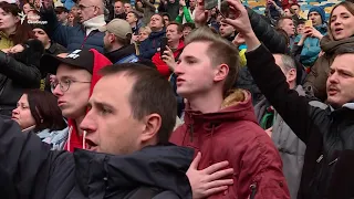 Тысячи сторонников Порошенко пришли на НСК «Олимпийский»