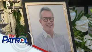 Ilang personalidad dumalo sa burol ni Mario Dumaual | TV Patrol