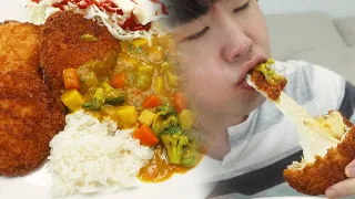 고구마 치즈 돈까스 고치돈에 카레 듬뿍 부어서 드셔 보셨어요..? mukbang