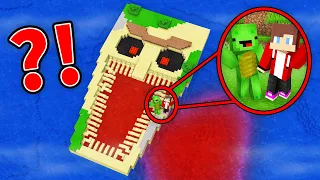 JJ and Mikey Found SCARY ISLAND in Minecraft - Maizen