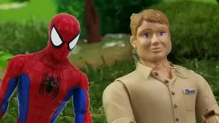 Vidéo en français de Spiderman en jouets pour enfants. Perte de super pouvoir