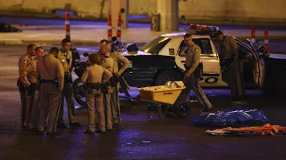 Las Vegas shooting: retired ATF agent says gunman used fully automatic 'weapon of war'