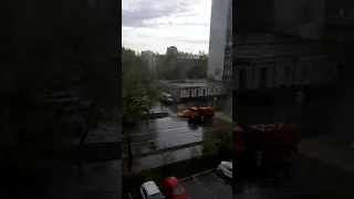 В Перово перемывают дороги после дождя