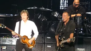 I Saw Her Standing There - Bruce Springsteen & Paul McCartney(15-09-2017 Madison Square Garden,NY)