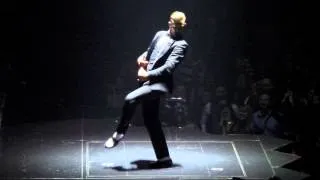 Justin Timberlake dancing like MJ in Vegas!!!  11/30/13