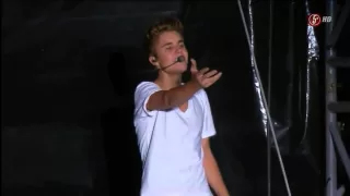 Justin Bieber singing Eenie Meenie live - Mexico 2012