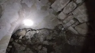 Подземный ход в старом сарае