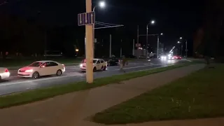 Man in Belarus escapes riot police by jumping into a taxi car which drives away instantly