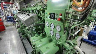 ABC Diesel Engine Startup - Tugboat 5500hp