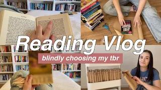 BLINDLY choosing the books I read (and ACTUALLY reading them)