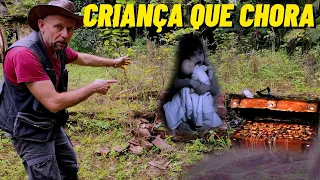 Fantasma de uma MENINA CHORA na ESCADA