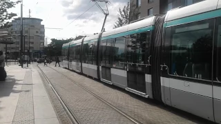 Citadis 302 du tramway T8 (001) et (015) à St-denis Pte de Paris