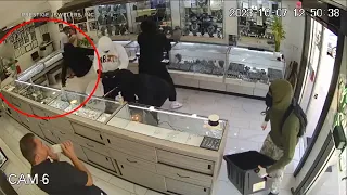 New video shows jewelry store worker shoot at smash-and-grab suspects