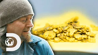 Kayla’s Crew Not Happy With Finding Just $1000 Worth Of Gold | Gold Rush: White Water