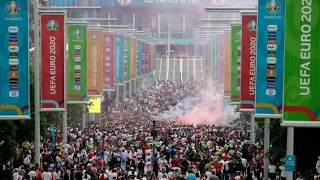 England fans sings Sweet Caroline outside Wembley Stadium ahead of EURO 2020 final vs Italy