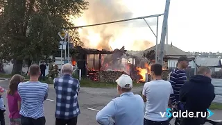 В Верхней Салде вспыхнул частный дом на Малом мысу, 03.09.2018