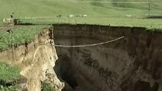 Enormous sinkhole appears on New Zealand farm