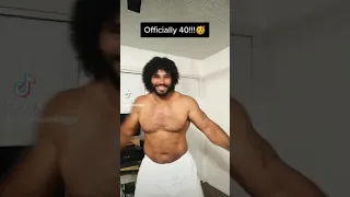 Bodybuilder Samson Biggz Dancing and Flexing On TikTok