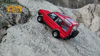 1/10 Scale LandRover Discovery1(Axial SCX10 II) - Rock Crawling