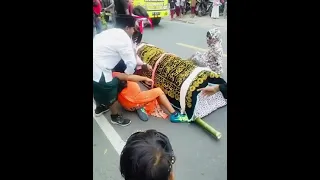 Jenazah bergoyang di dalam keranda