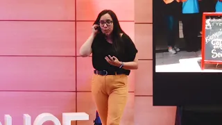 Escucha, Mis Manos Hablan | Damaris Arias | TEDxPUCE