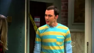 The Big Bang Theory - Penny Scares Sheldon