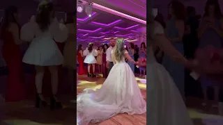 Танцы/ армянская свадьба/ невеста