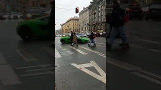 McLaren в центре Питера💚