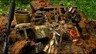 EXCAVATION OF AN UNTOUCHED GERMAN DUGOUT / MOUNTAIN OF TROPHIES