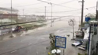 Death toll rises as Typhoon Damrey lashes Vietnam