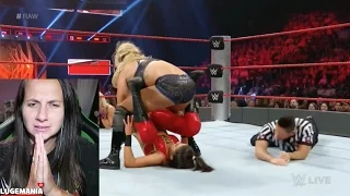 WWE Raw 9/5/16 Bayley vs Charlotte