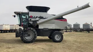 2011 Gleaner S77 Combine for sale at auction