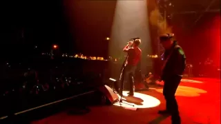 Gorillaz - Kids With Guns (Live @ Glastonbury 2010)