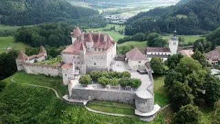 4K Timewarp walk through Gruyères, Switzerland. Fortifications, Castle and a special drone flyover.