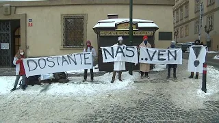 "Выпустите нас!": митинг против социальной изоляции детей