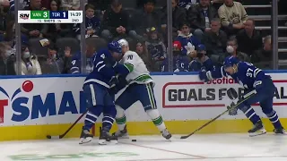 Nick Robertson scores his first regular season NHL goal. 05/03/2022