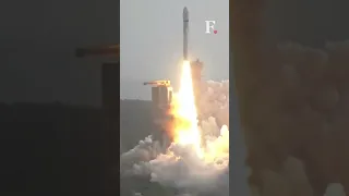 ISRO Launches India’s Heaviest Rocket LVM3 Carrying 36 Satellites From Sriharikota
