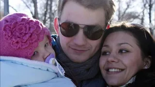 Алексей Демидов его жена Елена и их дети:София ,Анастасия,и Есения