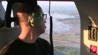 Арсеній Яценюк проінспектував хід ліквідації лісової пожежі у зоні відчуження