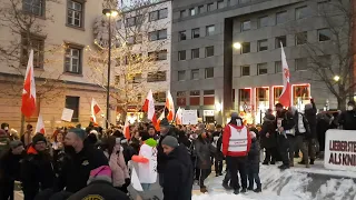 Tirol steht auf. Demonstration gegen Corona Zwangsmaßnahmen, Innsbruck, 12.12.2021.