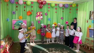 песня-оркестр "Динь-дон" слова и музыка Марины Басовой.