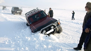 Дорога до Курмы по льду водохранилища.