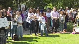 'I feel betrayed': Dozens rally outside Washington Co. courthouse over ICE activites in Oregon