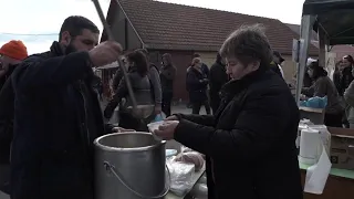 Goulash anyone? Hungarians rush to help Ukrainians fleeing invasion